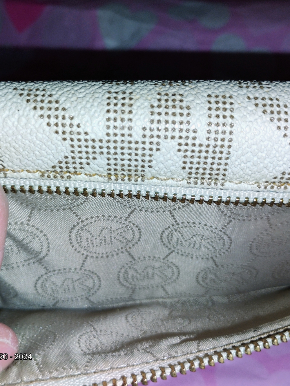Michael Kors Cream Logo Crossbody Bag with Gold Plaque - Picture 5 of 6